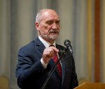 Antoni Macierewicz wygłosił wystąpienie pt. „Moja biografia – człowiek do zadań niemożliwych”. Fot.: Michał Klag/Biały Kruk