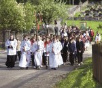 Procesja mieszkańców Płok do miejsca męczeńskiej śmierci ks. Rapacza. Fot. Biuro Prasowe Archidiecezji Krakowskiej