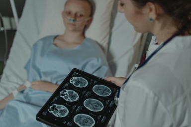Sztuczna inteligencja pomoże pacjentom w zaawansowanym stadium raka? Nowy algorytm lokalizuje guza na podstawie przerzutów