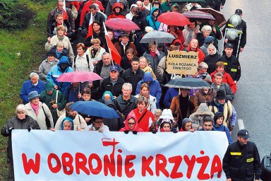 Krzyż Chrystusa fundamentem polskiego narodu! Obawy o przyszłość Krzyża w Polsce
