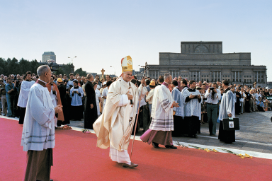 „Niech zstąpi Duch Twój! I odnowi oblicze ziemi. Tej ziemi!”. 45 lat temu rozpoczęła się pierwsza pielgrzymka Jana Pawła II do Polski