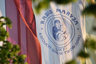 Zespół Wspierania Radia Maryja w służbie Bogu, Kościołowi, Ojczyźnie i Narodowi Polskiemu wyróżniony Złotą Odznaką Radia Maryja z Diamentem