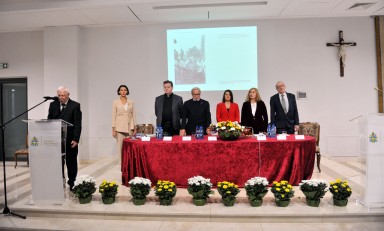 Prelegenci Dnia św. Jana Pawła II na Białych Morzach. Od lewej: Jan Kowalczyk, Anna Popek, ks. prof. Janusz Królikowski, Adam Bujak, Jolanta Hajdasz, Jolanta Sosnowska, prof. Wojciech Roszkowski. fot. Michał Klag