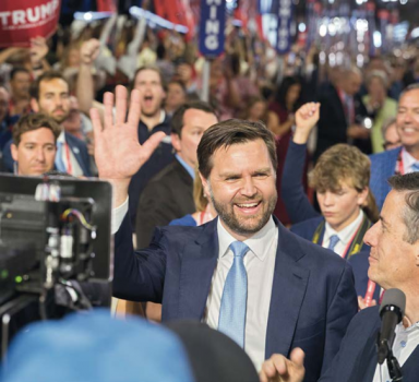 J.D. Vance, senator Ohio, kandydat na wiceprezydenta USA z ramienia Republikanów podczas wiecu w Milwaukee w stanie Wisconsin w lipcu br. Fot. Forum - Joerg Glaescher