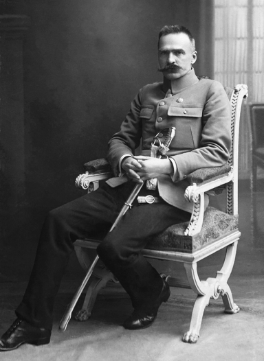 Józef Piłsudski, dowódca Legionów, Naczelnik Państwa, pierwszy marszałek Polski, wskrzesiciel niepodległej Rzeczypospolitej. Fotografia z okresu legionowego. Fot. z miesięcznika WPiS.