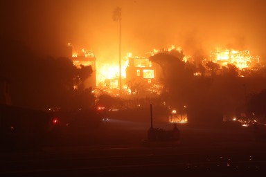 Pożar w Los Angeles: nienaruszone stacje Drogi Krzyżowej i tabernakulum znalezione w ruinach kościoła