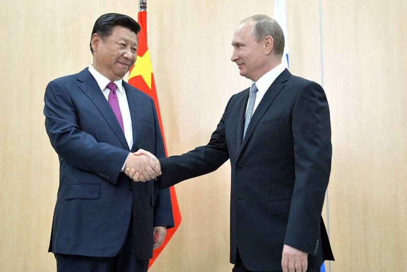 Prezydent Chin Xi Jinping oraz prezydent Rosji Wladimir Putin podczas szczytu BRICS w 2015 r. Fot.: www.kremlin.ru/Wiki Commons