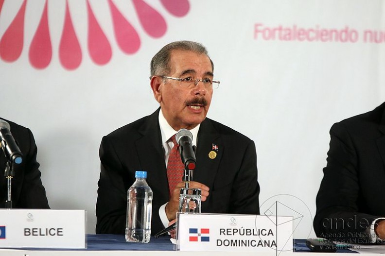 Bliscy współpracownicy prezydenta Dominikany Danilo Medina, przyjęli 92 miliony dolarów łapówek.   Fot.: Agencia de Noticias ANDES/Wikimedia Commons