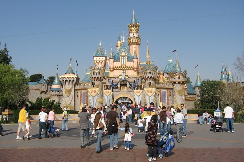 W obawie przed posądzeniem o dyskryminację, Disneyland bardzo szybko zmienił zasady organizowanego przez siebie wydarzenia.    Fot.: RAGB~commonswiki/Wikimedia Commons