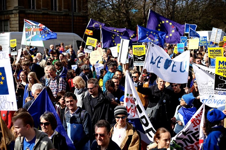 Mimo wyników referendum część Brytyjczyków nie zgadza się na wyjście z Unii Europejskiej.     Fot.: Ilovetheeu/4.0 International/Wikimedia Commons