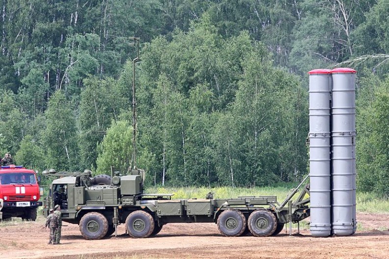 Zdaniem Rosji S-400 stanowią jeden z najbardziej złożonych systemów obronnych.    Fot.:Vitaly V. Kuzmin/4.0 International/Wikimedia Commons