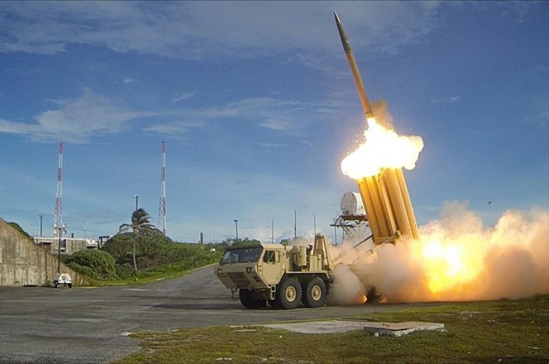 Korea Północna wystrzeliła kolejny pocisk w stronę Japonii, narażając tym samym na niebezpieczeństwo.   Fot.: Ralph Scott/Missile Defense Agency/U.S. Department of Defense/Wikimedia Commons