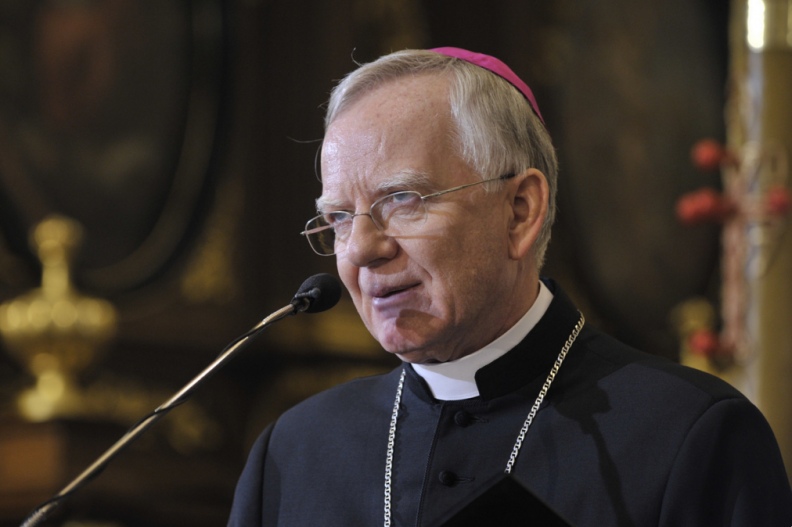 Abp Marek Jędraszewski w kościele św. Anny w Krakowie. Fot.: Adam Bujak/Biały Kruk