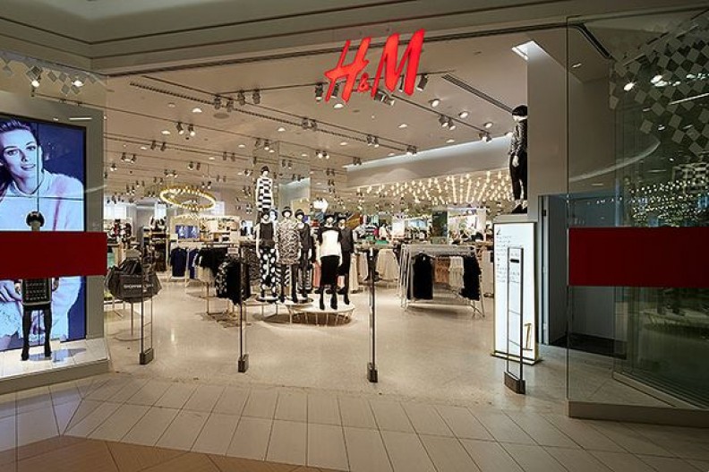 H&M to jedna z najbardziej znanych i lubianych firm na świecie.    Fot.:Costanera Center, Santiago/4.0/Wikimedia commons