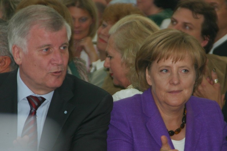 Horst Seehofer i Angela Merkel.  Fot. Michael Lucan CCA-Share Alike 3.0 Germany license.