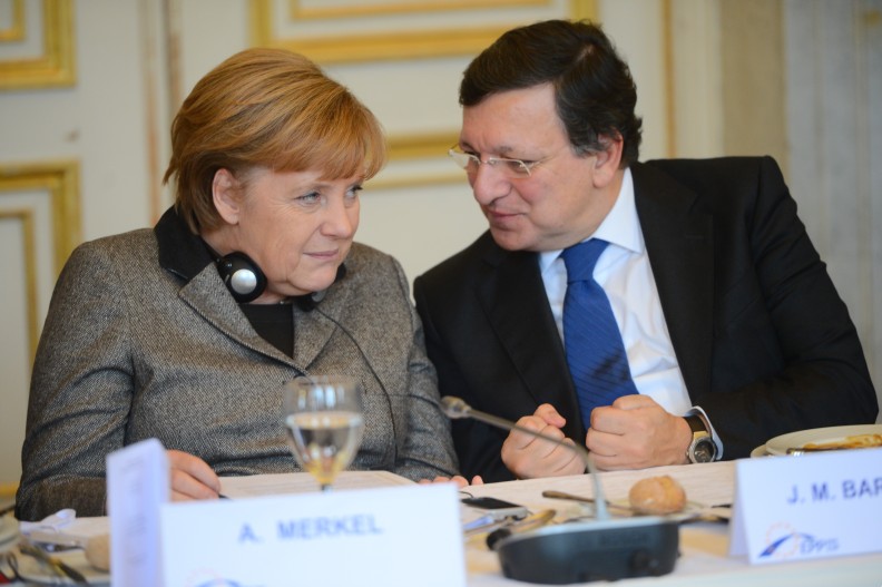 Kanclerz Niemiec Angela Merkel i były przewodniczący KE José Manuel Barroso.