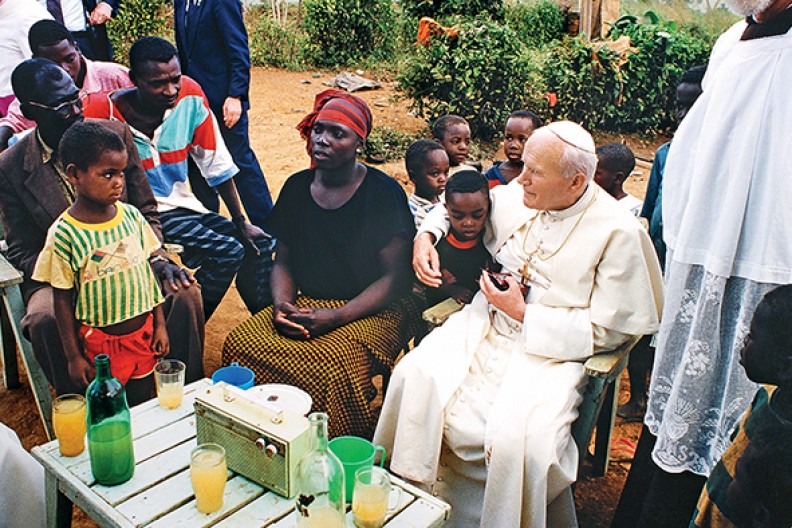 Ojciec Święty Jan Paweł II w Afryce  Fot. Archiwum Białego Kruka