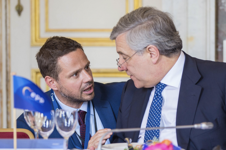 Rafał Trzaskowski i były przewodniczący PE Antonio Tajani. Fot.: European People`s Party/CC-BY-2.0