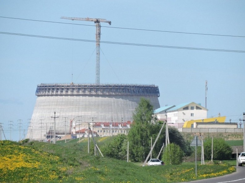 Elektrownia atomowa Ostrowiec w czasie budowy  Fot. Wikimedia