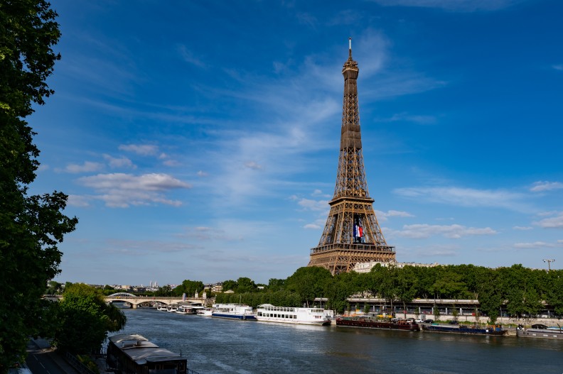 Rządzący Paryżem nie po raz pierwszy ulegają lewicowym ideologiom. Co dzieje się z Francją, najstarszą córą Kościoła? fot. By Brieuc DANIEL from Paris, France - Tour Eiffel Passy, CC BY-SA 2.0, https://commons.wikimedia.org/w/index.php?curid=105373574