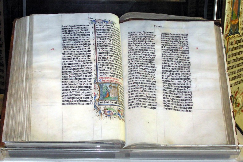 Rękopis Wulgaty, łacińskiego przekładu Biblii,  z 1407 r. fot. Wikipedia