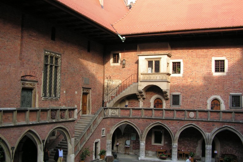 Collegium Maius, najstarszy budynek Uniwersytetu Jagiellońskiego. Fot. autorstwa Cancre - Praca własna, CC BY-SA 3.0, https://commons.wikimedia.org/w/index.php?curid=2110189