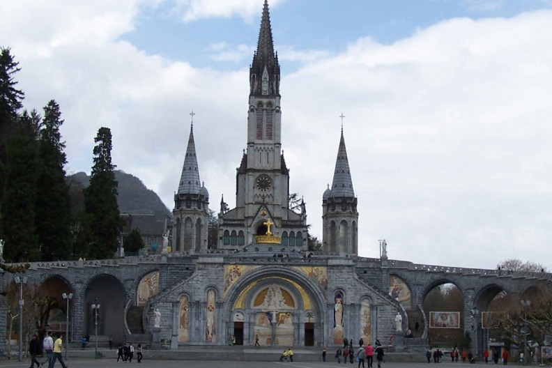 Sanktuarium w Lourdes  Fot. Wikimedia