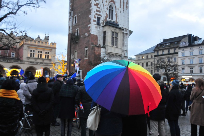 Manifestacja w Krakowie w obronie molocha mediowego Discovery - miała charakter Genderowy. Fot. Adam Wojnar