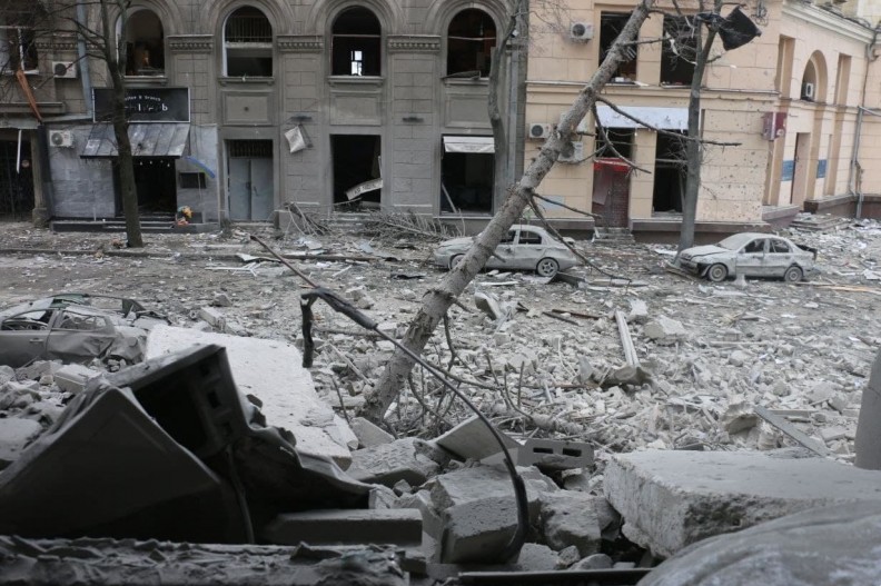 Charków zniszczony podczas rosyjskich bombardowań. fot. autorstwa Mvs.gov.ua, CC BY 4.0, https://commons.wikimedia.org/w/index.php?curid=115681122
