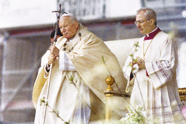 Jan Paweł II podczas wielkanocnych celebracji. Fot. Arturo Mari