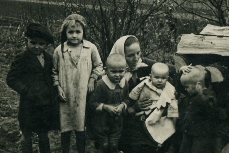 Wiktoria Ulma wraz z dziećmi