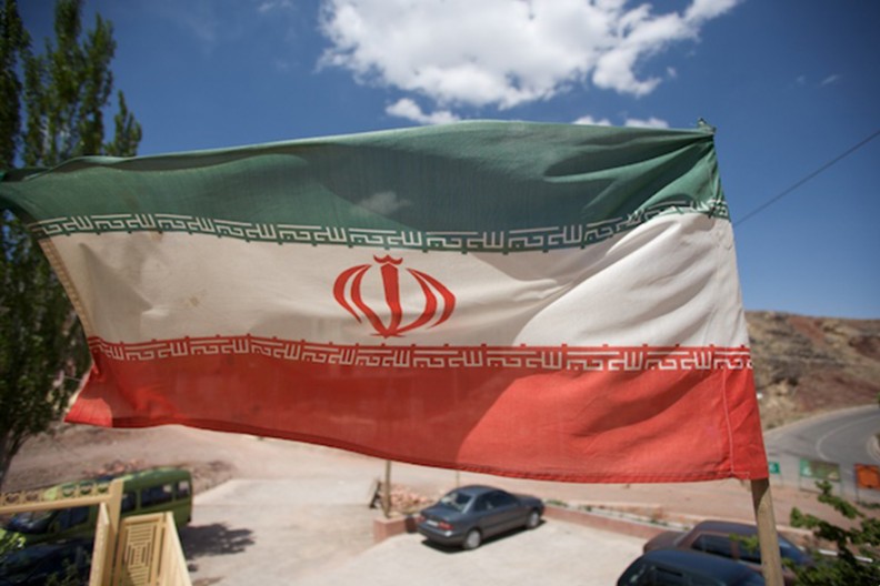https://commons.wikimedia.org/wiki/File:Iran_flag_photo.jpg