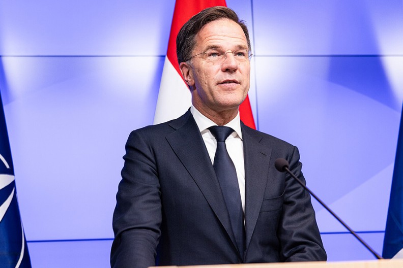 Mark Rutte – holenderski polityk, parlamentarzysta, w latach 2006-2023 lider Partii Ludowej na rzecz Wolności i Demokracji (VVD), od 2010 premier Holandii. W czerwcu 2024 został kandydatem na sekretarza generalnego NATO. W tym samym miesiącu został nominowany na to stanowisko z kadencją od października 2024. Fot. Wikipedia