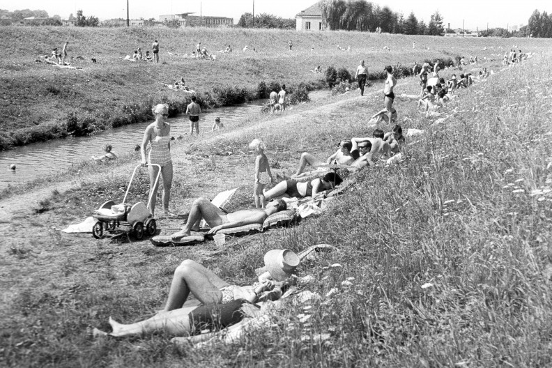 Odpoczynek nad Rudawą. fot. Wacław Klag z albumu 