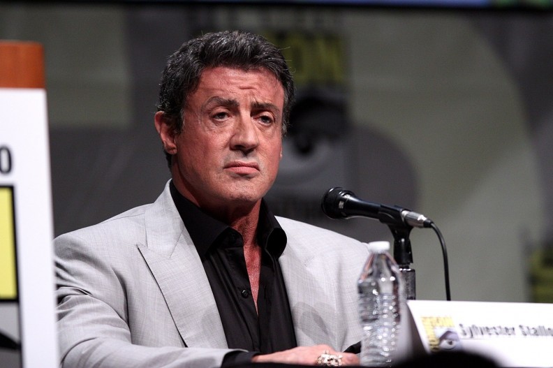 Sylvester Enzio Stallone – amerykański aktor, scenarzysta, reżyser i producent filmowy. Fot. Wikipedia