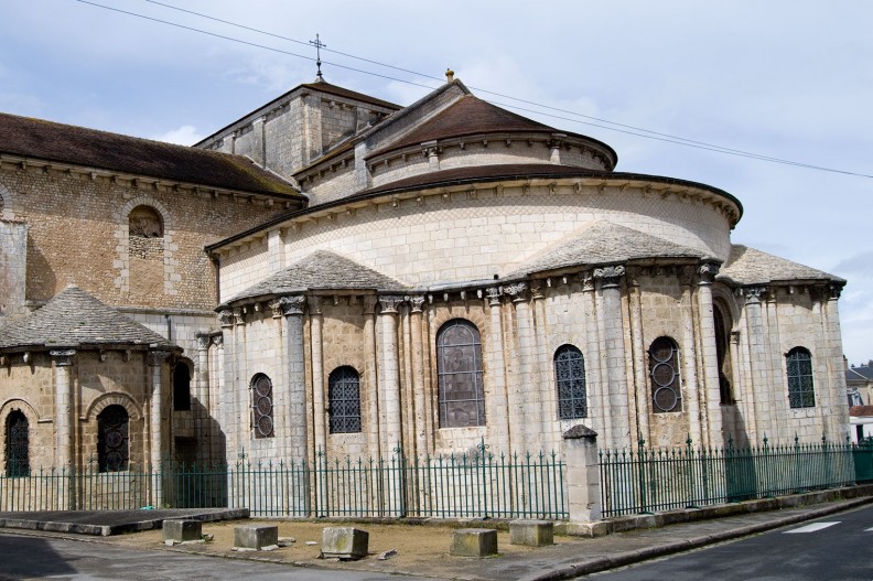 Kościół Saint-Hilaire w Poitiers, Francja. fot. Wikipedia, CC BY 3.0, https://commons.wikimedia.org/w/index.php?curid=3873480