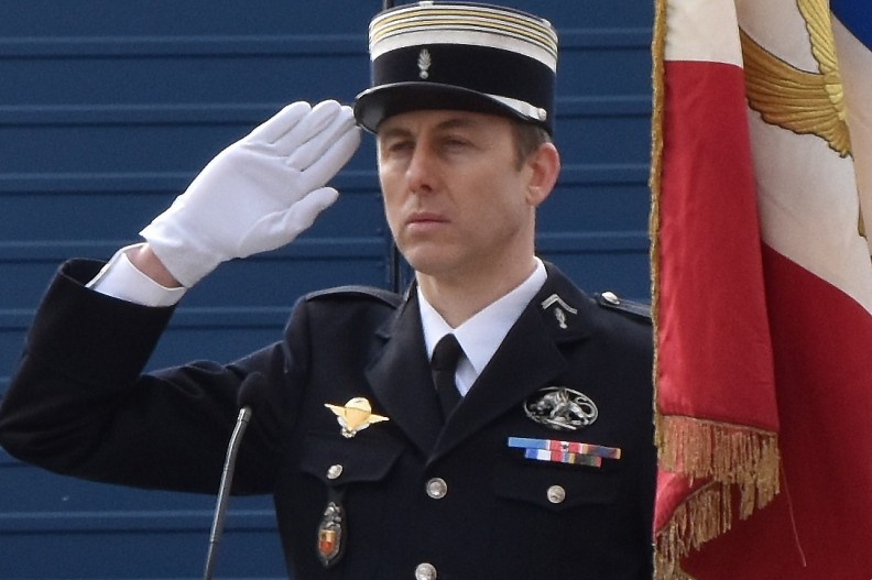 Płk. Arnaud Beltrame w 2018 roku. fot. Mission numérique de la Gendarmerie nationale, CC BY-SA 4.0, via Wikimedia Commons.