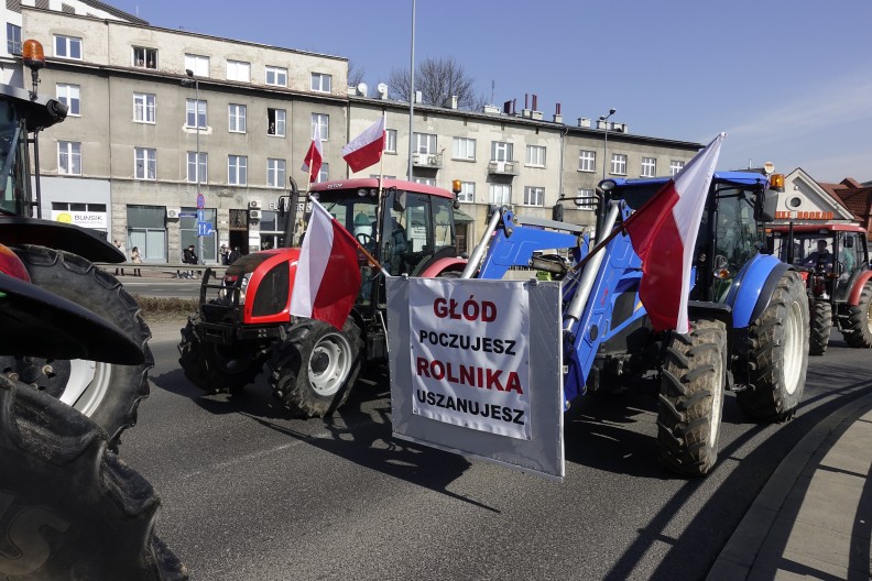 Protesty rolników trwają już od wielu miesięcy. Na zdjęciu protest w centrum Krakowa 20 marca 2024. Fot. Adam Bujak.