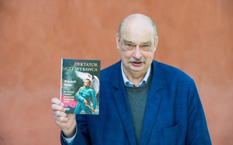 Prof. Wojciech Polak, autor książki 