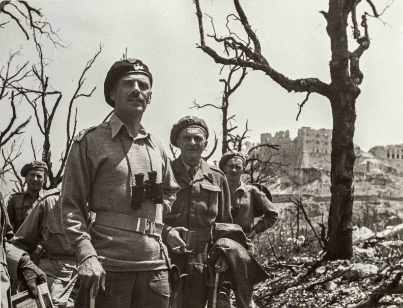 Gen. Władysław Anders na pobojowisku pod Monte Cassino. Fot. NAC