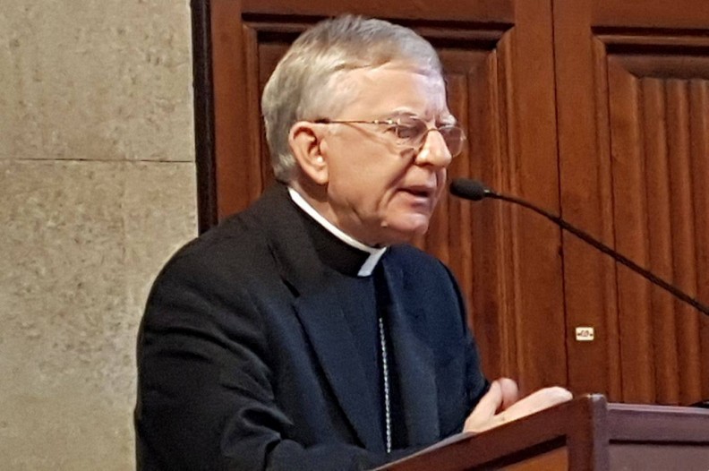 Abp Marek Jędraszewski podczas swojego wykładu inaugurującego spotkanie Rady Konferencji Episkopatów Europejskich w Barcelonie. Fot. Wydawnictwo Biały Kruk