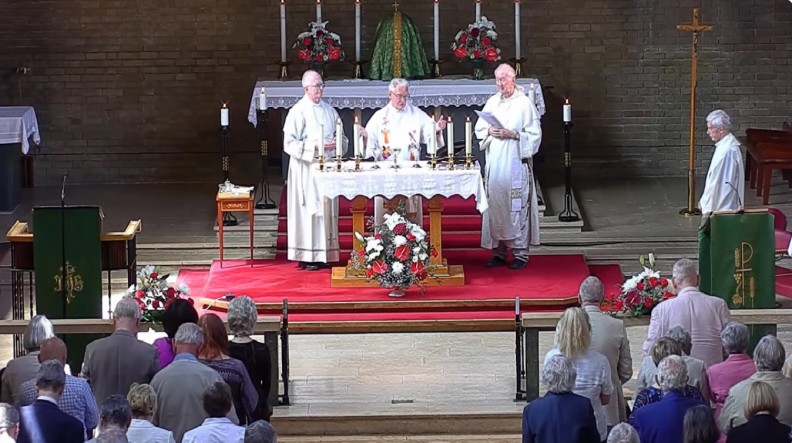 Źr&oacute;dło: YouTube/Holy Apostles Pimlico 